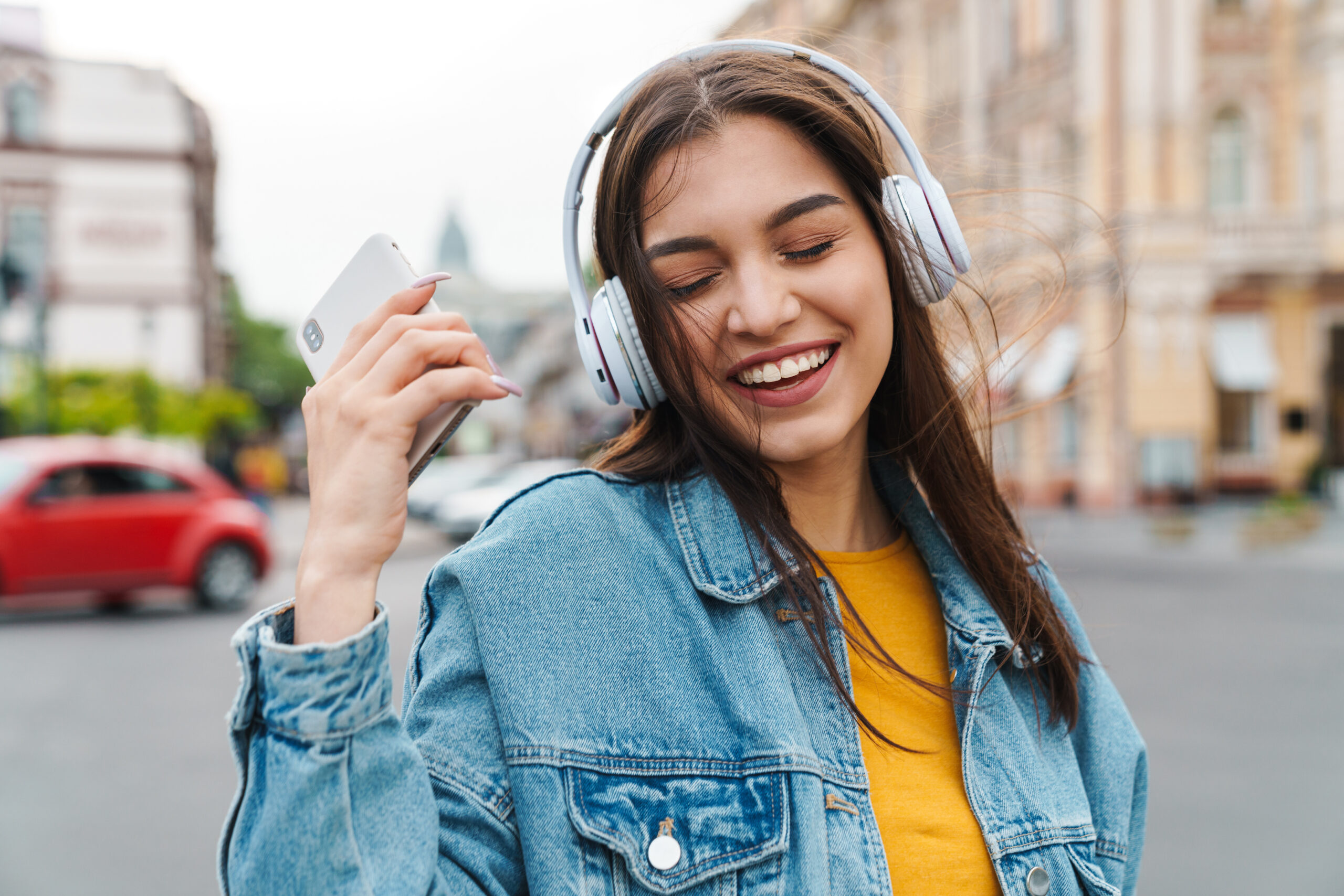 Wybór słuchawek nausznych - Praktyczny przewodnik dla entuzjastów dźwięku